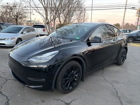 Used 2021 Tesla Model Y Long Range image 3