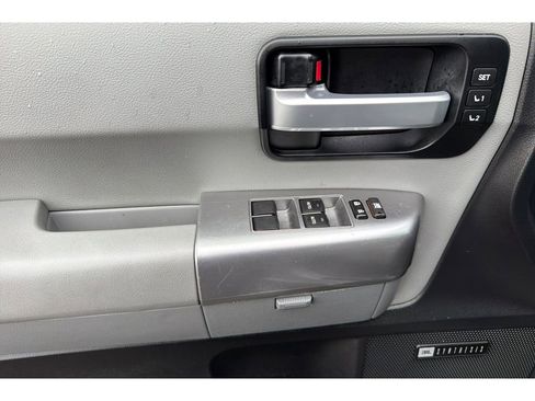 Used 2019 Toyota Sequoia Limited w/ Safety & Convenience Package image 13