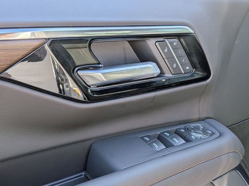 New 2026 Chevrolet Suburban High Country w/ Sun And Tow Package AWD/4WD image 8