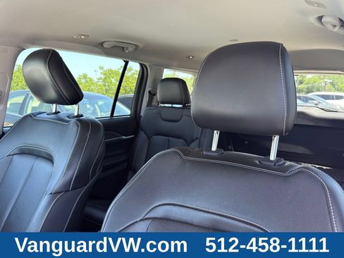 Used 2023 Jeep Grand Cherokee L Limited w/ Luxury Tech Group II AWD/4WD image 11