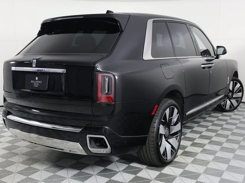 New 2026 Rolls-Royce Cullinan AWD/4WD image 7
