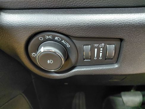 Certified 2021 Chrysler Pacifica Pinnacle AWD/4WD image 51
