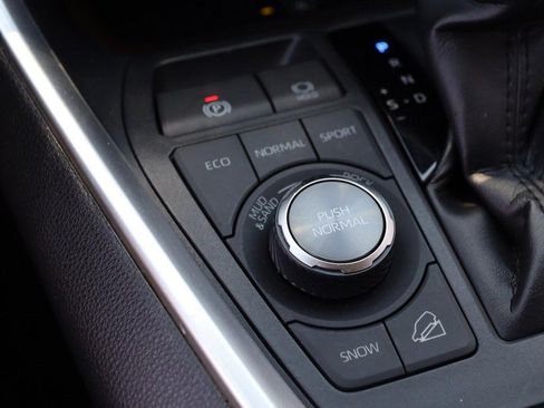 Certified 2020 Toyota RAV4 Limited AWD/4WD image 22