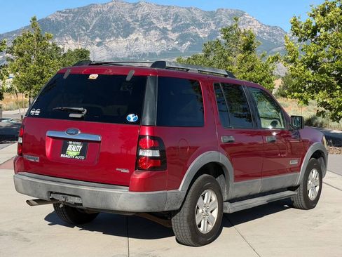 Used 2006 Ford Explorer XLT AWD/4WD image 5