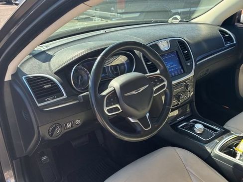 Used 2017 Chrysler 300 Limited AWD/4WD image 4