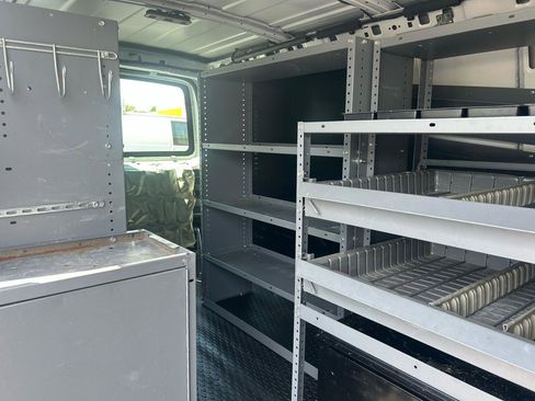 Used 2016 Chevrolet Express 2500 RWD image 21