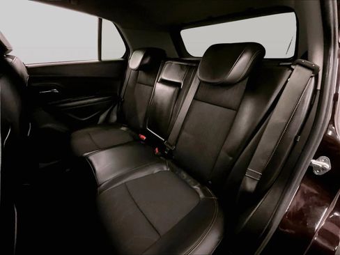 Used 2022 Chevrolet Trax LT w/ Driver Confidence Package image 25