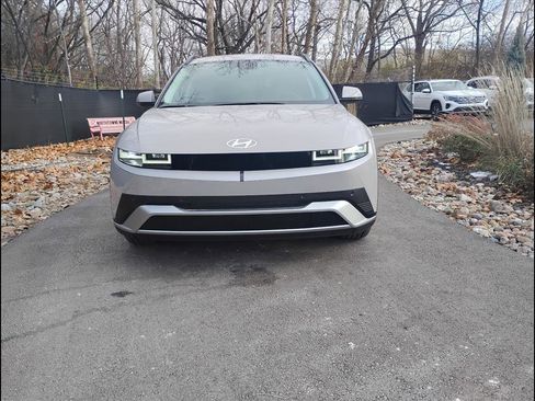 New 2025 Hyundai Ioniq 5 SEL image 1