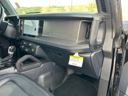Used 2025 Ford Bronco Badlands AWD/4WD image 28