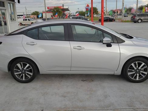 Used 2021 Nissan Versa SV FWD image 4
