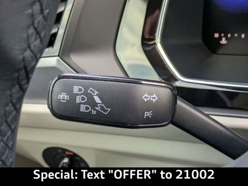 Used 2023 Volkswagen Jetta SE image 29