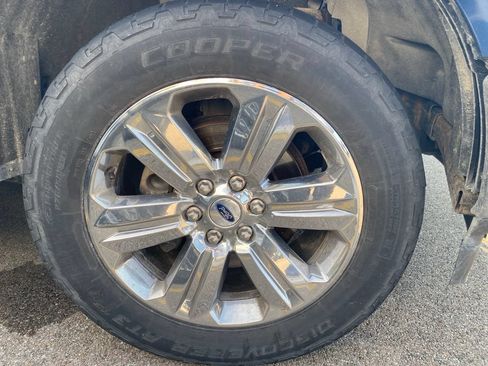 Used 2018 Ford F150 XLT w/ Equipment Group 302A Luxury AWD/4WD image 5