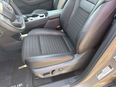 Used 2025 Nissan Rogue SV image 16