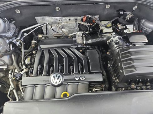 Used 2021 Volkswagen Atlas Cross Sport SEL Premium image 41