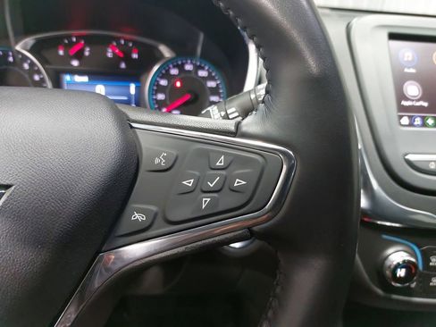 Used 2020 Chevrolet Equinox LT w/ Driver Convenience Package image 18