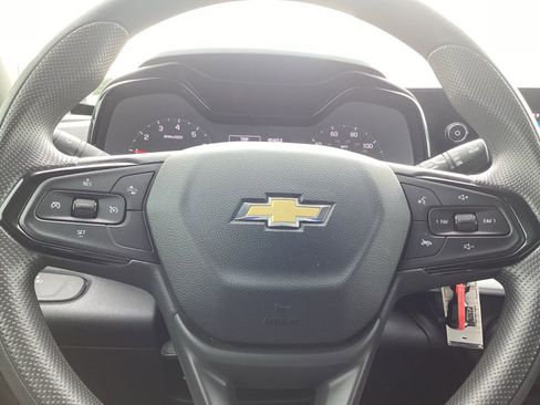 Used 2025 Chevrolet Trax LS image 10