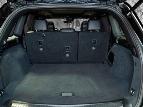 Used 2023 Jeep Grand Cherokee Overland w/ Luxury Tech Group IV image 18