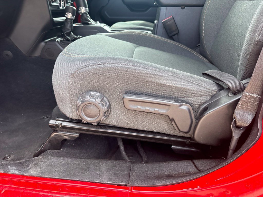 Used 2024 Jeep Wrangler Unlimited Sport AWD/4WD image 17