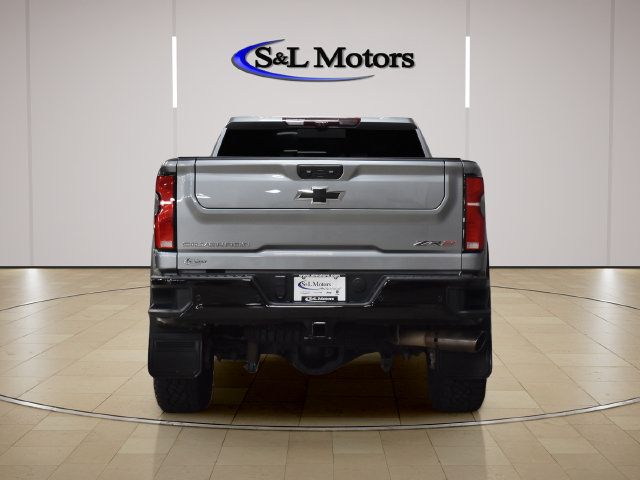 Used 2024 Chevrolet Silverado 2500 ZR2 w/ Technology Package AWD/4WD image 7