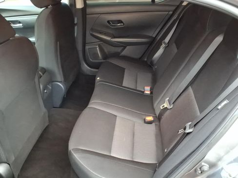 Used 2025 Nissan Sentra SV FWD image 9