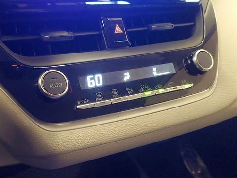 Certified 2023 Toyota Corolla LE image 29