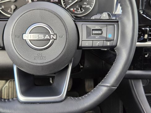Used 2025 Nissan Pathfinder SL AWD/4WD image 22