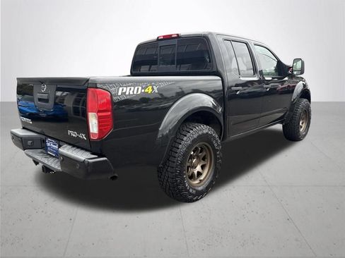 Used 2018 Nissan Frontier PRO-4X AWD/4WD image 6