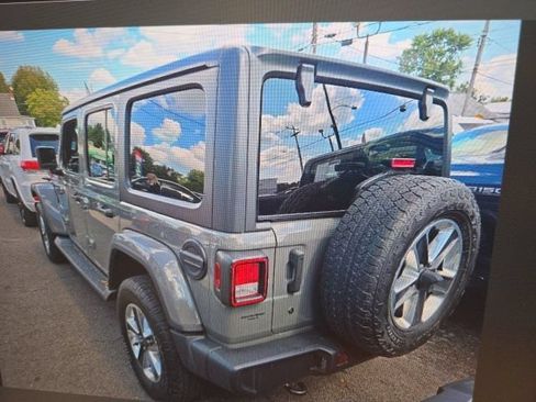 Used 2019 Jeep Wrangler Unlimited Sahara AWD/4WD image 2