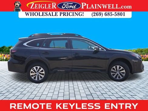 Used 2023 Subaru Outback Premium image 6