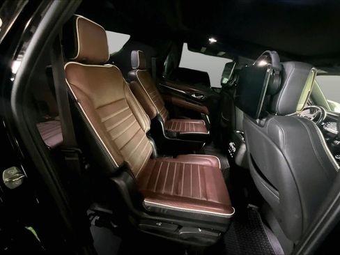 Used 2023 GMC Yukon Denali Ultimate AWD/4WD image 39