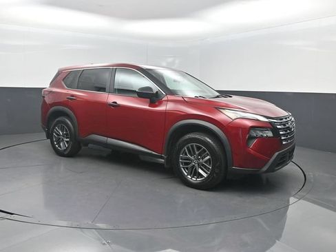 Used 2024 Nissan Rogue S FWD image 28