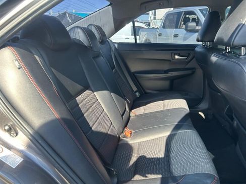 Used 2015 Toyota Camry SE FWD image 10