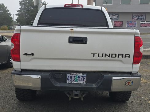 Used 2018 Toyota Tundra SR5 w/ SR5 Upgrade Package AWD/4WD image 6