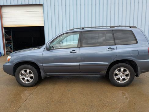 Used 2004 Toyota Highlander 2WD V6 image 8