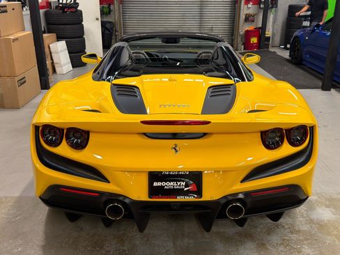 Used 2021 Ferrari F8 Tributo RWD image 10