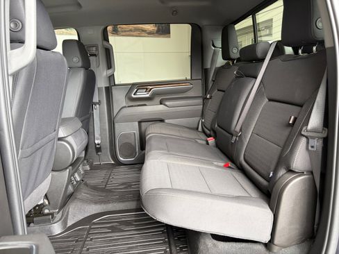 Used 2025 GMC Sierra 2500 SLE w/ SLE Value Package; AWD/4WD image 18