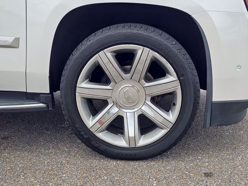 Used 2020 Cadillac Escalade Luxury AWD/4WD image 6