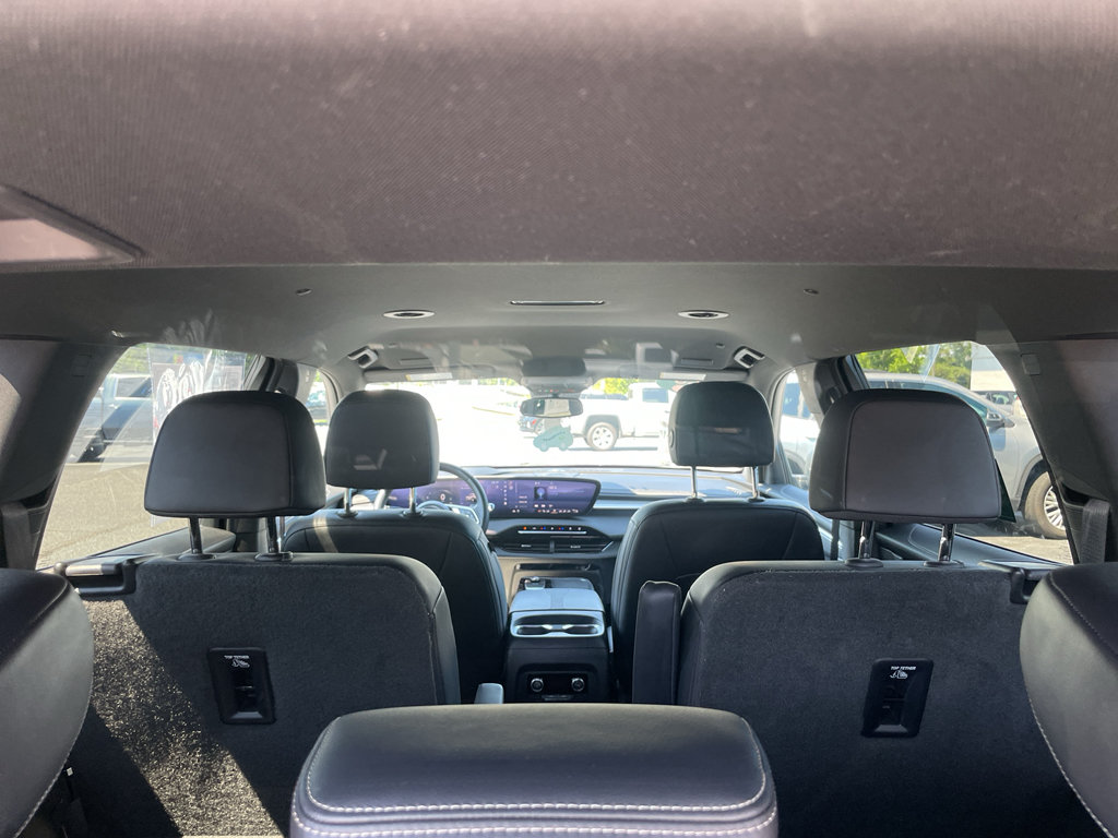 Certified 2025 Buick Enclave Preferred AWD/4WD image 10