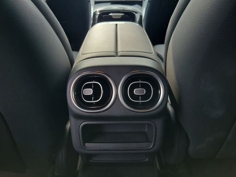 Certified 2026 Mercedes-Benz GLC 300 image 11