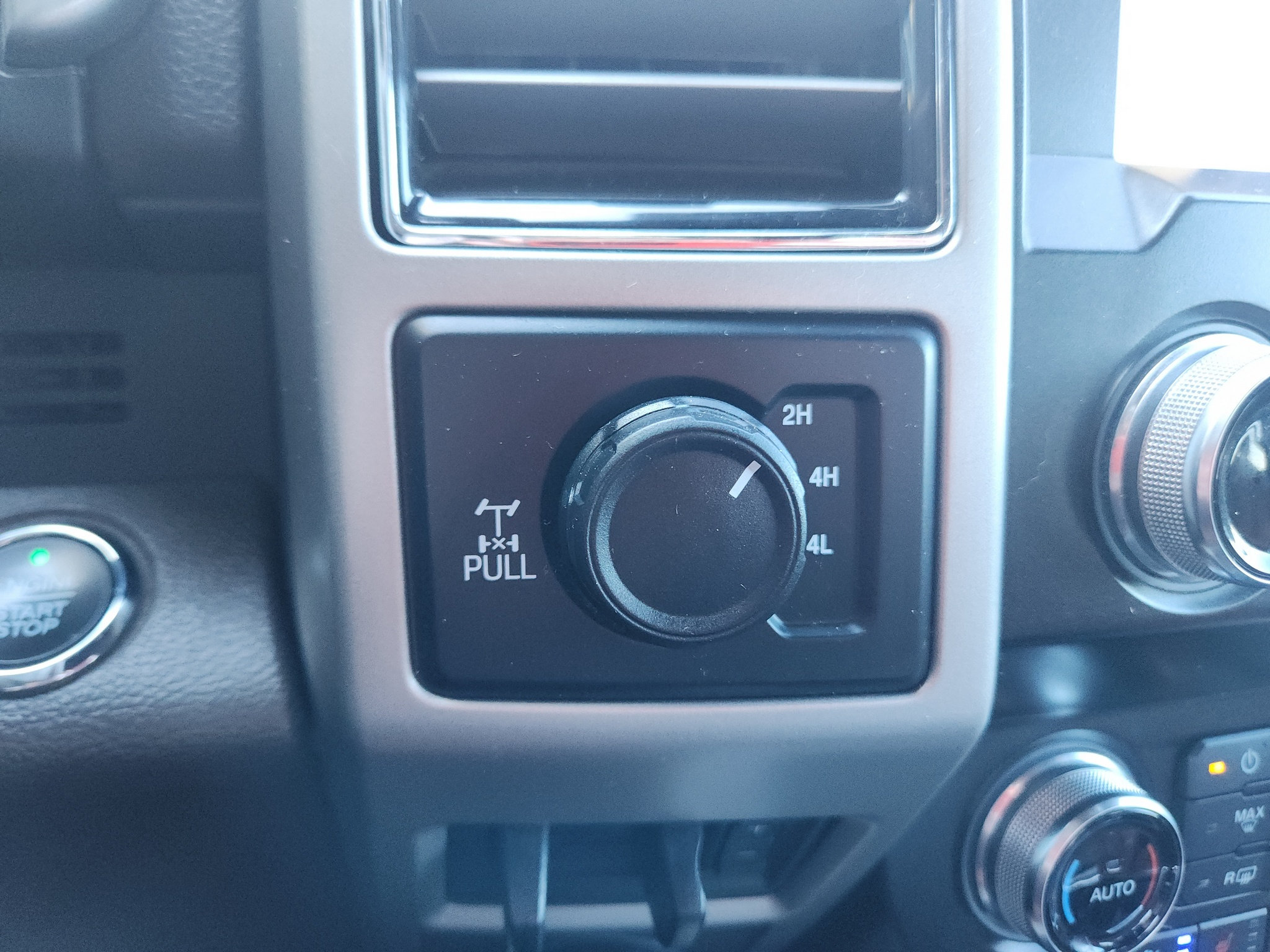 Used 2020 Ford F350 King Ranch w/ King Ranch Ultimate Package AWD/4WD image 27