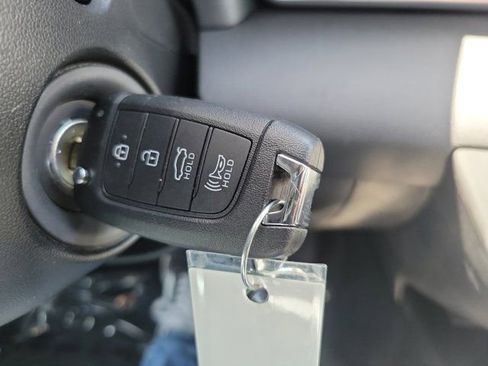 Used 2026 Hyundai Elantra SE image 30