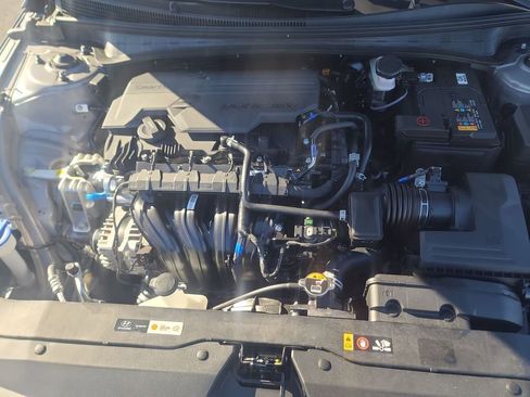 New 2026 Hyundai Elantra Limited FWD image 32