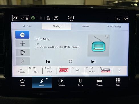 Used 2024 Chrysler Pacifica Touring-L image 28