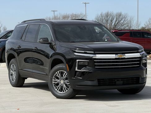 New 2026 Chevrolet Traverse LT image 2