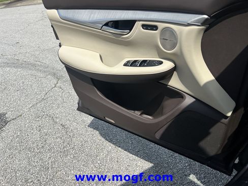 Used 2019 INFINITI QX50 Essential w/ Sensory Package AWD/4WD image 17
