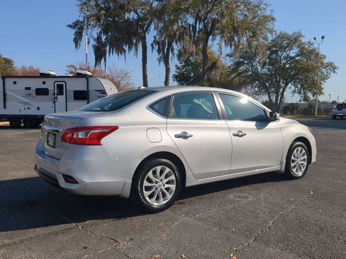 Certified 2019 Nissan Sentra SV image 5