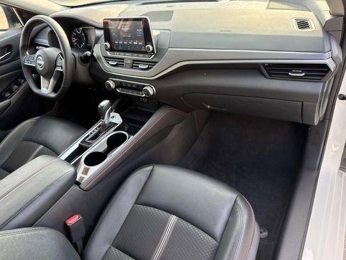 Used 2025 Nissan Altima 2.5 SR image 10