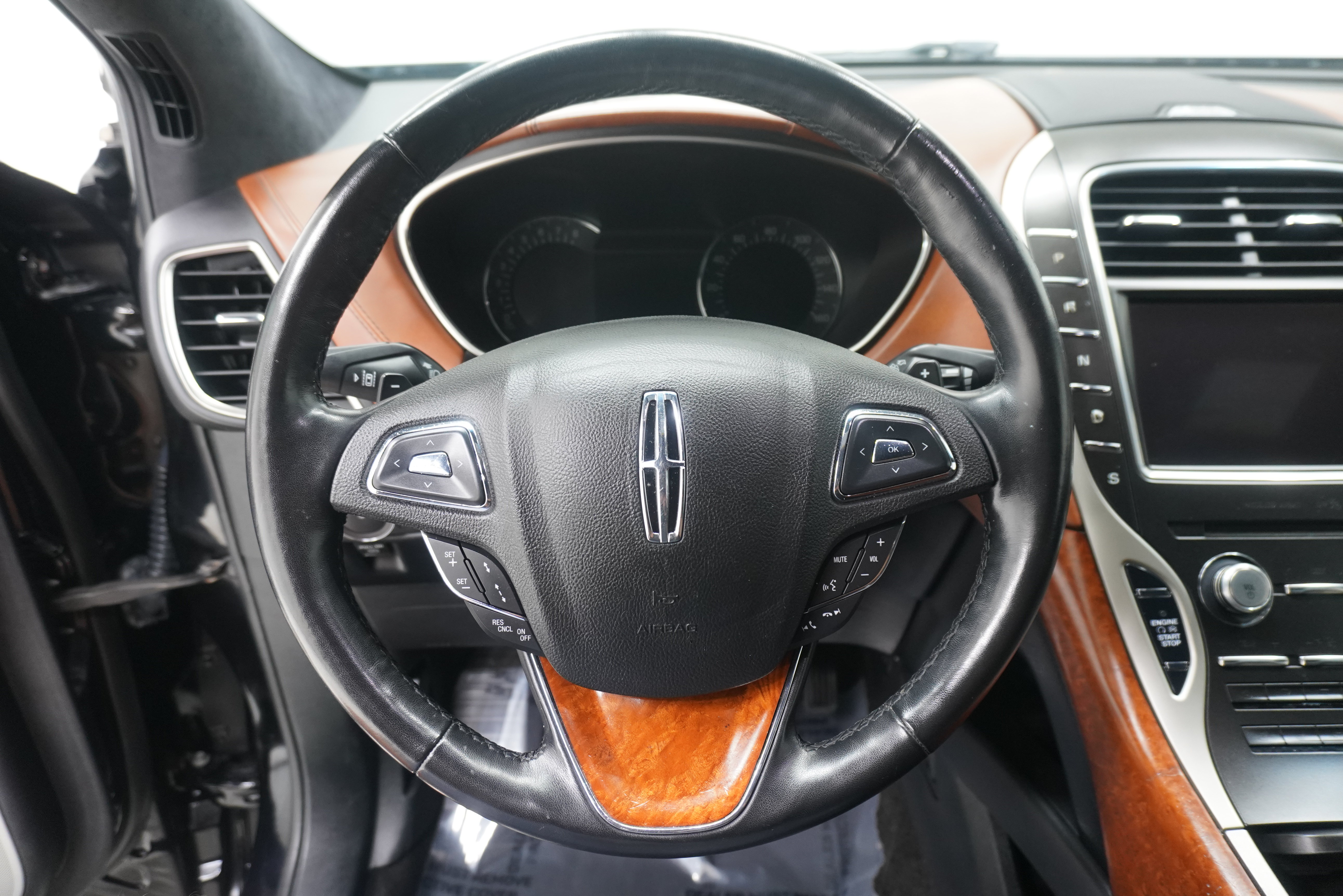 Used 2018 Lincoln MKX Black Label w/ Driver Assistance Package AWD/4WD image 18