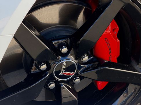 Used 2015 Chevrolet Corvette Stingray Coupe w/ 2LT Preferred Equipment Group image 20