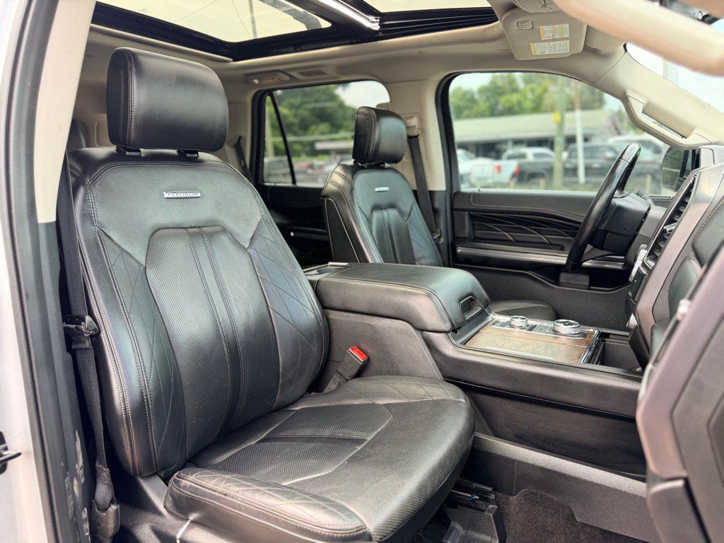 Used 2019 Ford Expedition Platinum AWD/4WD image 16